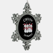 Snowman Christmas Chillin mit meinen Snowmies-Gesc Schneeflocken Zinn-Ornament (Links)