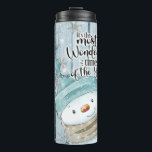 Snowman Christmas Personalize Thermosbecher<br><div class="desc">Snowman Christmas "The Most Wonderful Time of the Year" Dieser schöne Thermalwäscher besticht durch seine stilvolle Aquarellfarbe Snowman in einer gemütlichen Winterherrschaftspalette. Personalisieren Sie es mit Ihrem Namen in einem angesagten Schriftzeichen. Tolle Geschenkidee!</div>