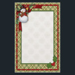 Snowman Country Christmas Briefpapier<br><div class="desc">Wunderschöne Weihnachten mit Snowman in seinem Tophat. Hintergrund ist grün und gold kariert und Ziegelrot Akzente. Hinter dem Schneemann liegt ein tiefer dunkelroter Bogen mit Blätter. Holly schwamm an der gegenüberliegenden Ecke. Die Mitte ist leicht mit weißen Schneeflocken strukturiert.</div>