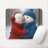 Snowman Couple Hugging in Winter Forest Mousepad (Mit Mouse)