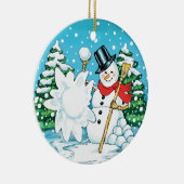 Snowman, der einen Schneeball-Winter-Spaß platsch Keramikornament (Rechts)