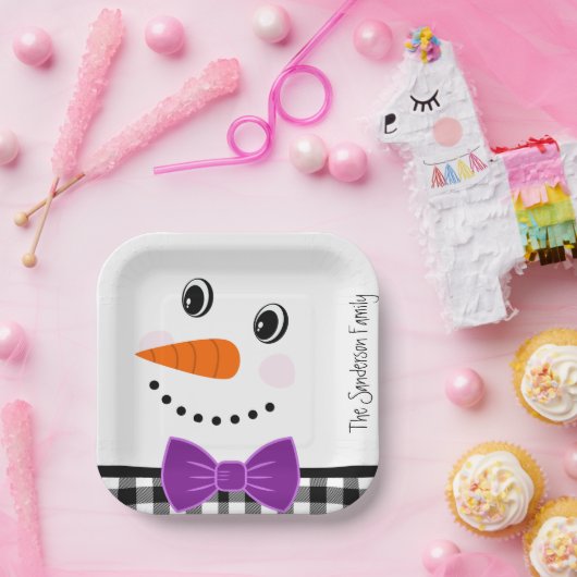 Snowman Face Lila Bowtie Black Buffalo Kariert Pappteller (Party)