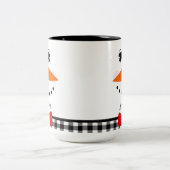 Snowman Face Red Bowtie Black Buffalo Kariert Trim Zweifarbige Tasse (Mittel)