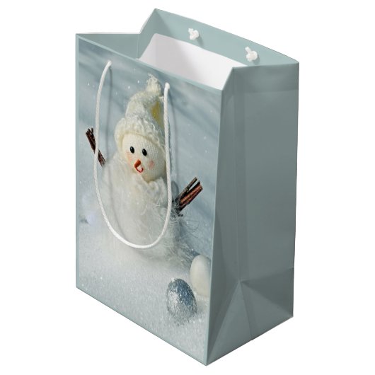 Snowman Gift Bag Mittlere Geschenktüte (Rückseite Schrägansicht)