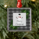 Snowman Gray Buffalo Karierte Keramik Ornament<br><div class="desc">Dekorieren Sie Ihren Weihnachtsbaum in dieser Ferienzeit mit einem Snowman Gray Buffalo Karierten Ornament. Im Ornament-Design befindet sich eine Schachtel mit Kiefernästen und ein bezaubernder Schneemann mit Büffel-kariertem Hintergrund. Mit diesem Design sind auch zusätzliche Geschenk- und Urlaubsartikel erhältlich.</div>