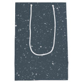 Snowman hält ein fröhliches Weihnachtszeichen Mittlere Geschenktüte (Rückseite)