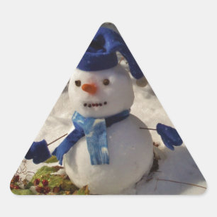Snowman mit Blue Hat und Scarf Dreieckiger Aufkleber