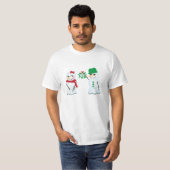 Snowman mit Mistletoe, der einen Kuss Will T-Shirt (Vorne ganz)