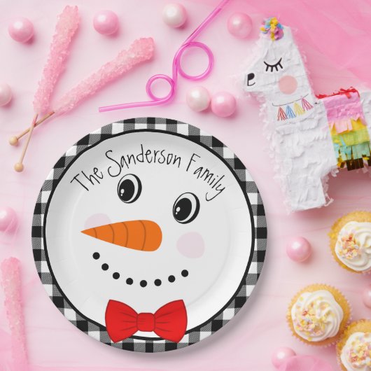 Snowman mit Red Bowtie Black Buffalo Kariert Trimm Pappteller (Party)