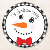 Snowman mit Red Bowtie Black Buffalo Kariert Trimm Runder Pappuntersetzer (Vorderseite)