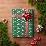 Snowman Pattern Christmas Green Geschenkpapier<br><div class="desc">In dieser festlichen Urlaubssaison wackeln Schneemobil und Weihnachtsbaumpapier. Dieses Papier wird jedem gefallen,  der Schneemänner sammelt oder mag.</div>