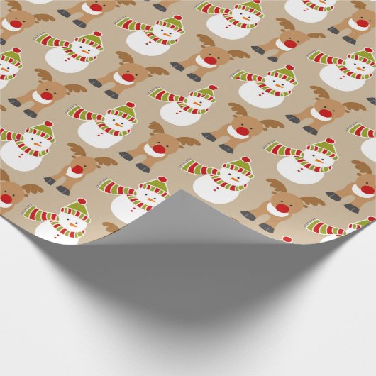 Snowman Reindeer Pattern Red Green Geschenkpapier (Ecke)