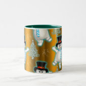 Snowman tanzt in Top Hat on Gold Christmas Zweifarbige Tasse (Mittel)