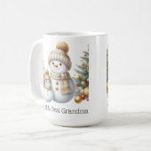 Snowman World's Best Oma Gold Green Christmas Kaffeetasse (Vorderseite Links)