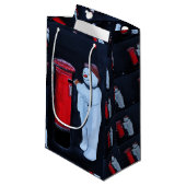 Snowman's Letter to Santa Painting by Alfred Fox Kleine Geschenktüte (Vorderseite Schrägansicht)