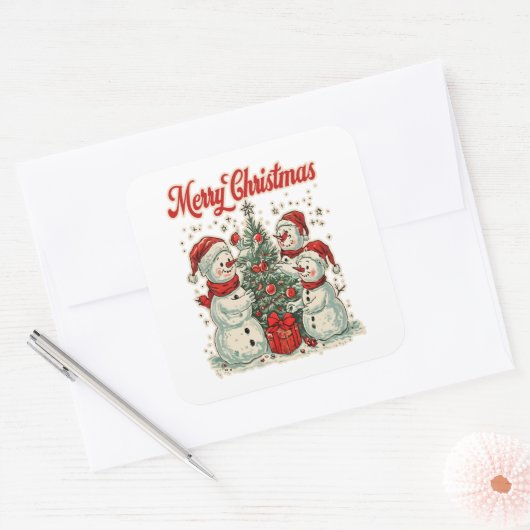 Snowmen Decorating Christmas Tree Quadratischer Aufkleber (Umschlag)