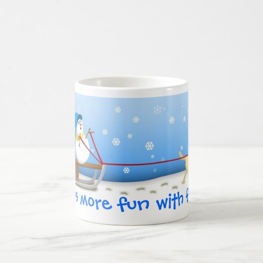 Snowmen, die Tasse Sledding sind (Mittel)