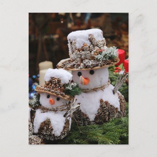 Snowmen mit Pinecone-Hut Postkarte (Vorderseite)