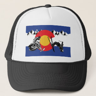 Snowmobile-and-skier-in-Colorado-Flagge Truckerkappe