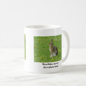 Snowshoehase verehrt Löwenzahn Kaffeetasse (VorderseiteRechts)