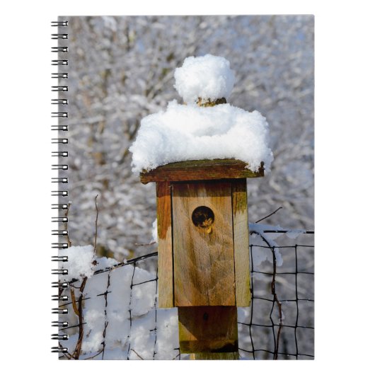 Snowy Birdhouse Notebook Notizblock (Vorderseite)