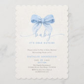 Snowy Blue Coquette It's Cold Outside Baby Shower Einladung (Vorderseite)