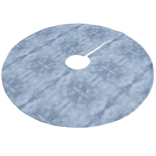 Snowy Blue Sky Fleece Weihnachtsbaumdecke (Schrägansicht)