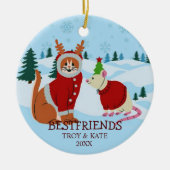 Snowy Christmas Friends – Cat and Rat Holiday Keramik Ornament (Vorne)