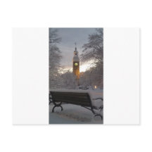 Snowy Clock Tower mit Bench