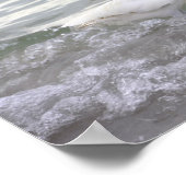 Snowy Egret im Surf Poster (Ecke)