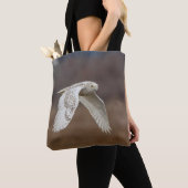 Snowy-Eule im Flug Tasche (Von Nahem)