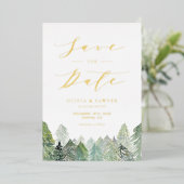 Snowy Evergreen Landschaft Winter Save the Date Folieneinladung (Stehend vorne)
