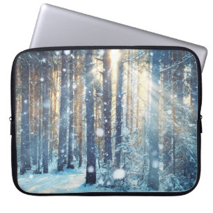 Snowy Forest Frosty Winter Szene Laptopschutzhülle