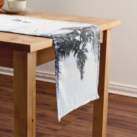 Snowy Forest Table Runner Kurzer Tischläufer (Beispiel)