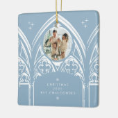 Snowy Gothic Wintermesse Weihnachten Blaues Foto Keramikornament (Links)