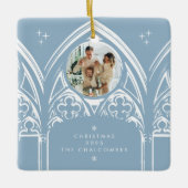 Snowy Gothic Wintermesse Weihnachten Blaues Foto Keramikornament (Vorderseite)