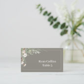 Snowy Greenery Place Cards Platzkarte (Stehend Vorderseite)