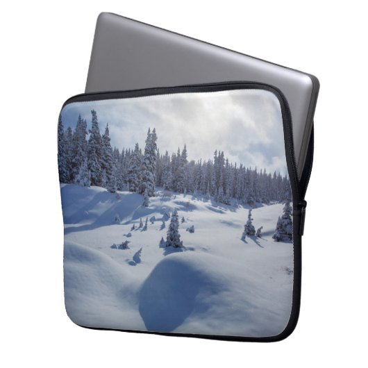 Snowy-Landschaft Laptopschutzhülle (Vorderseite Links)