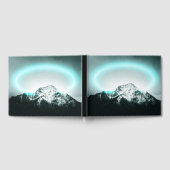 Snowy mountain mysterious blue neon light gästebuch (Voll)