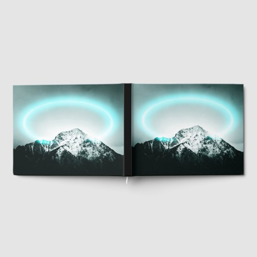 Snowy mountain mysterious blue neon light gästebuch (Voll)