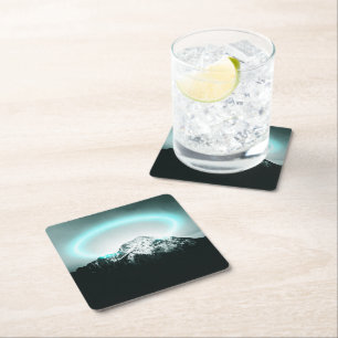 Snowy mountain mysterious blue neon light rechteckiger pappuntersetzer