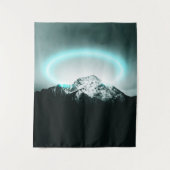 Snowy mountain mysterious blue neon light wandteppich (Vorderseite)