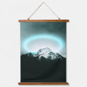 Snowy mountain mysterious blue neon light wandteppich mit holzrahmen (Vorderseite)