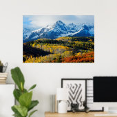 Snowy Mountain & Trees Poster (Heimbüro)