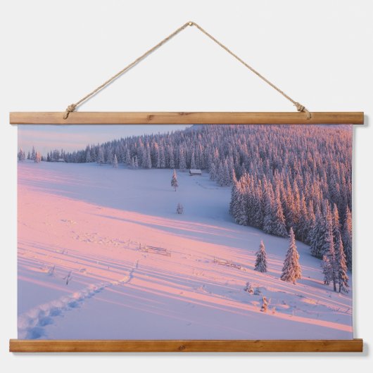 Snowy Mountains Wandteppich Mit Holzrahmen (Vorne)