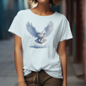 Snowy Owl in der Mitte eines Swoop in Aquarellfarb T-Shirt