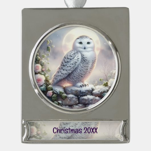 Snowy Owl in Moonlit Winter Garden Banner-Ornament Silber (Vorderseite)