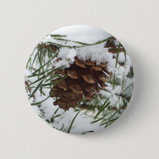 Snowy Pine Cone I Winter Nature Fotografy Button (Vorderseite)