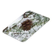 Snowy Pine Cone I Winter Nature Fotografy Magnet (Linke Seite)