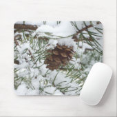 Snowy Pine Cone I Winter Nature Fotografy Mousepad (Mit Mouse)